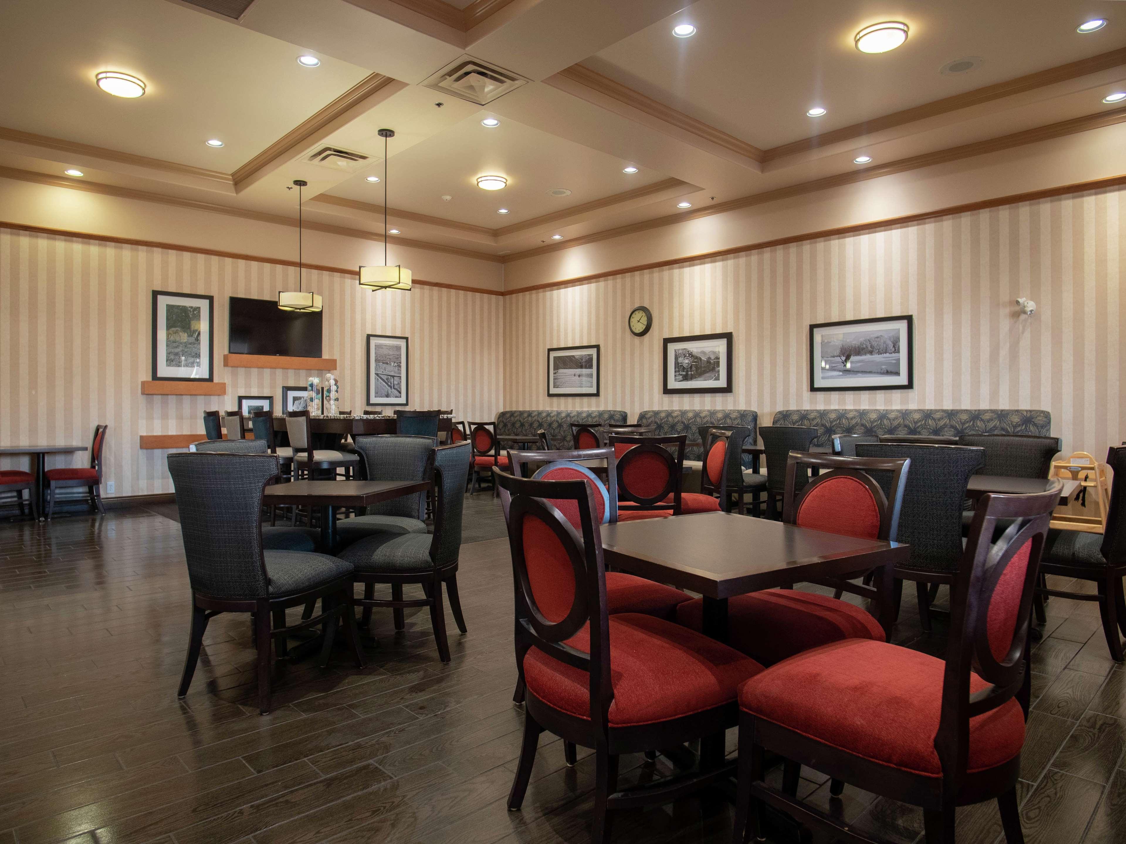 Hampton Inn By Hilton Kamloops Exterior foto